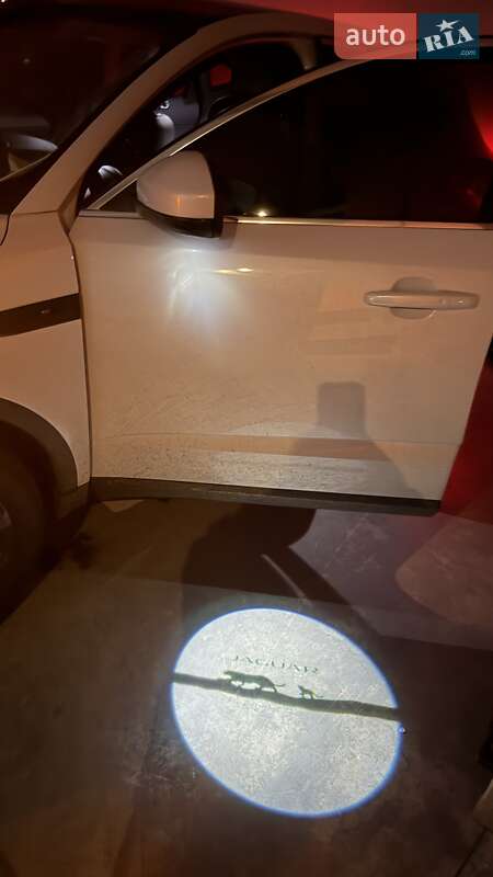 Позашляховик / Кросовер Jaguar E-Pace 2017 в Києві