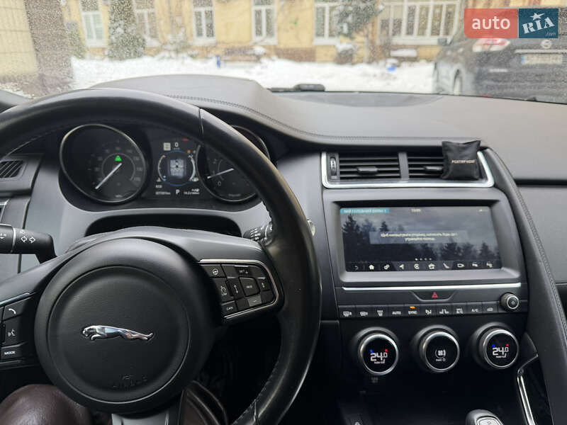 Позашляховик / Кросовер Jaguar E-Pace 2017 в Києві