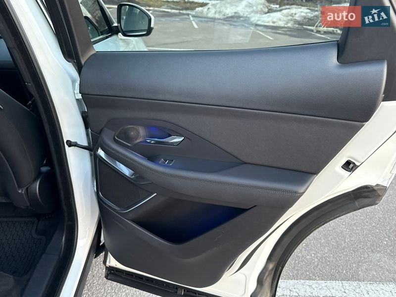 Позашляховик / Кросовер Jaguar E-Pace 2019 в Києві