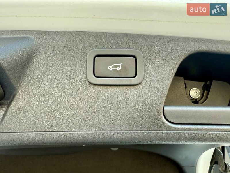 Позашляховик / Кросовер Jaguar E-Pace 2019 в Києві