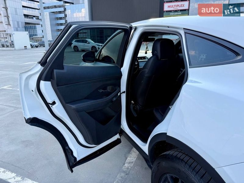 Позашляховик / Кросовер Jaguar E-Pace 2019 в Києві