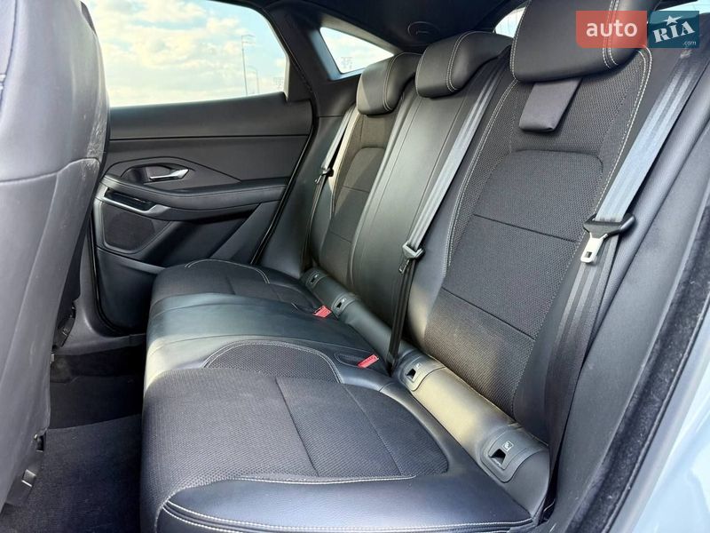 Позашляховик / Кросовер Jaguar E-Pace 2019 в Києві