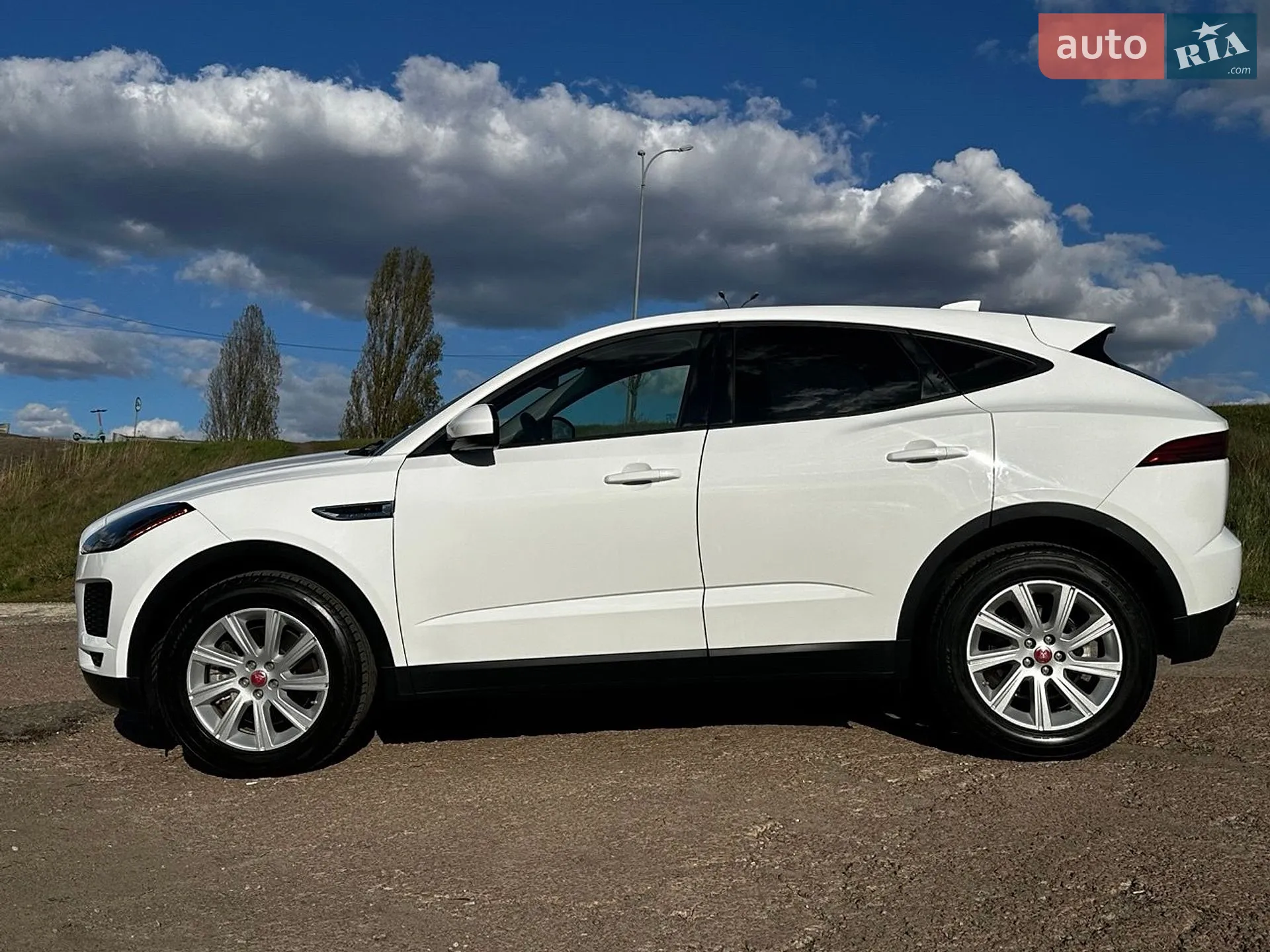 2019 Jaguar E-Pace - мініатюра 2