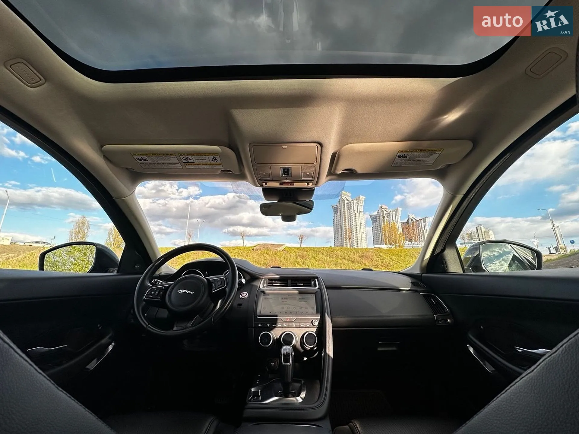 2019 Jaguar E-Pace - мініатюра 15