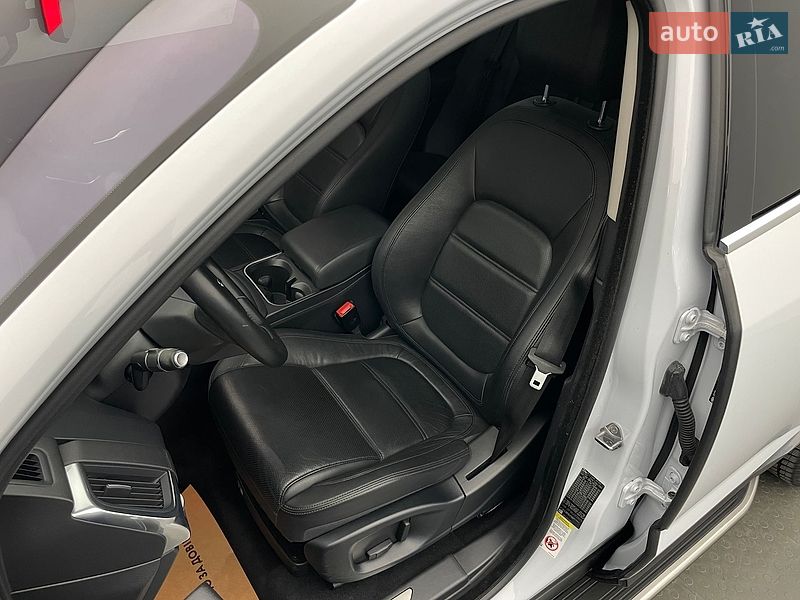 Внедорожник / Кроссовер Jaguar E-Pace 2018 в Киеве