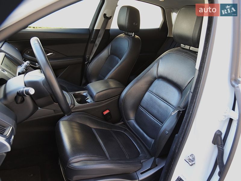 Внедорожник / Кроссовер Jaguar E-Pace 2019 в Киеве