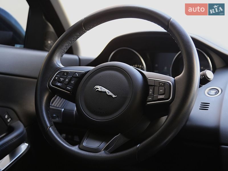Внедорожник / Кроссовер Jaguar E-Pace 2019 в Киеве