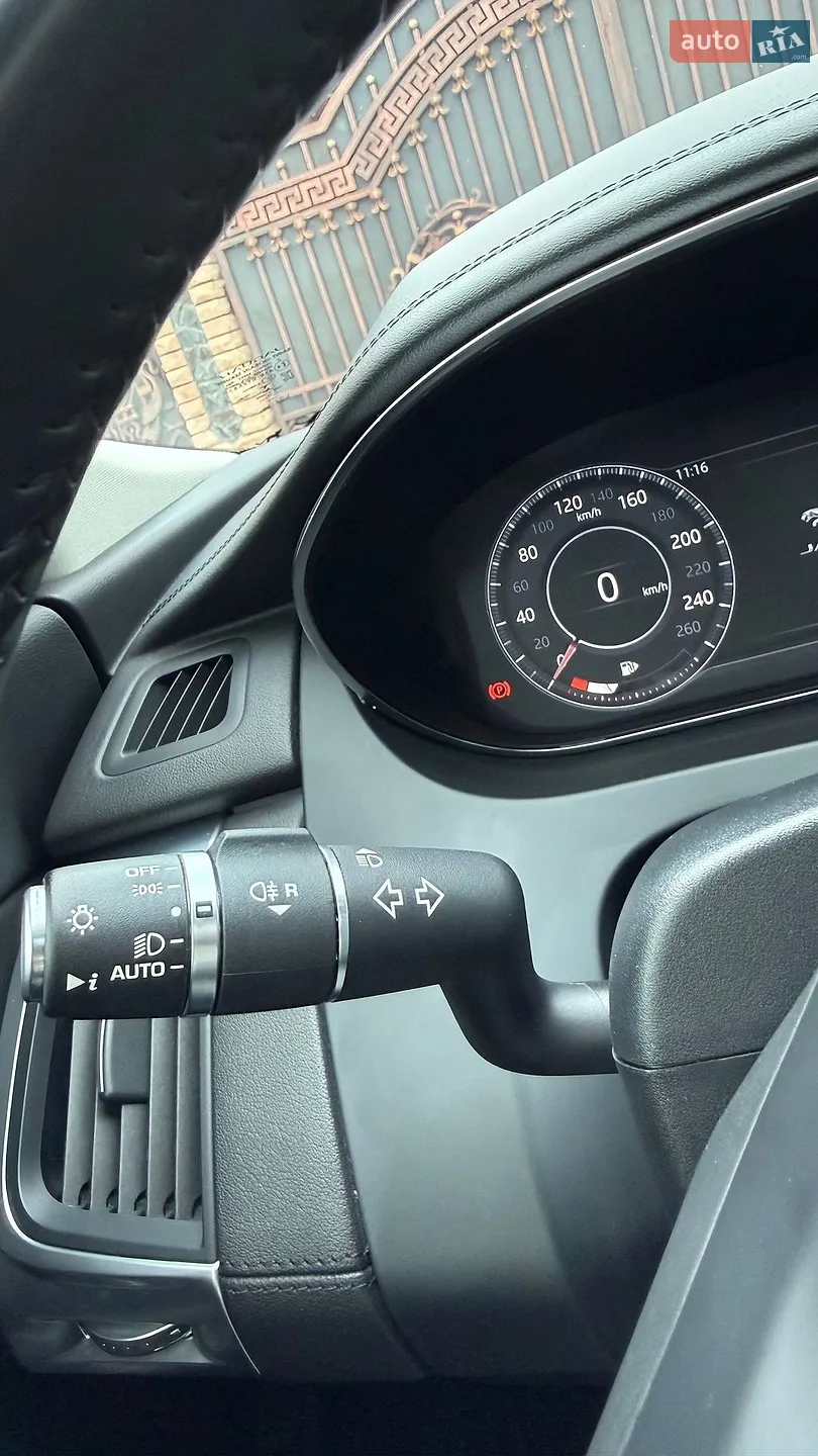 2018 Jaguar E-Pace - мініатюра 66