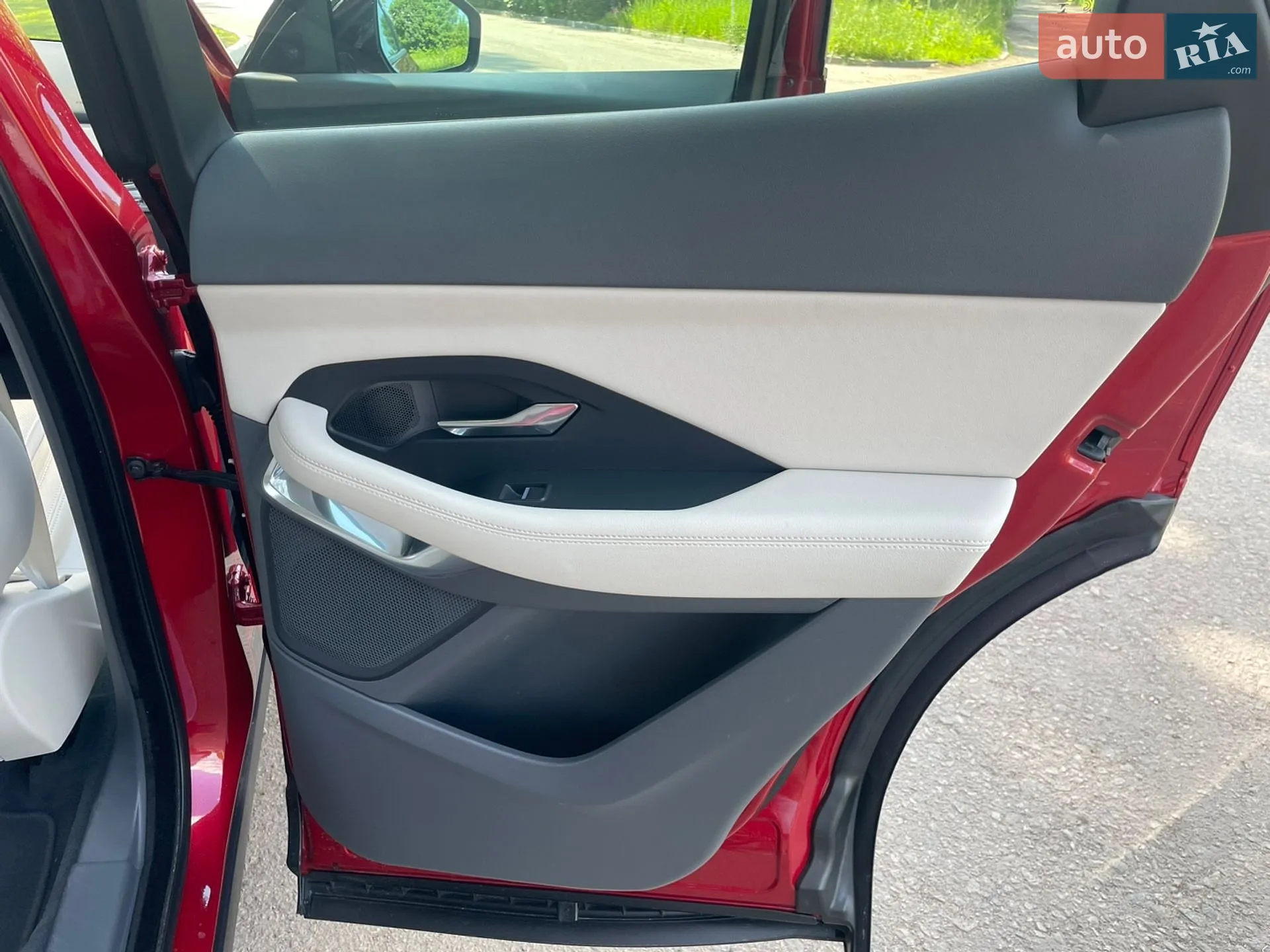 2019 Jaguar E-Pace - мініатюра 12
