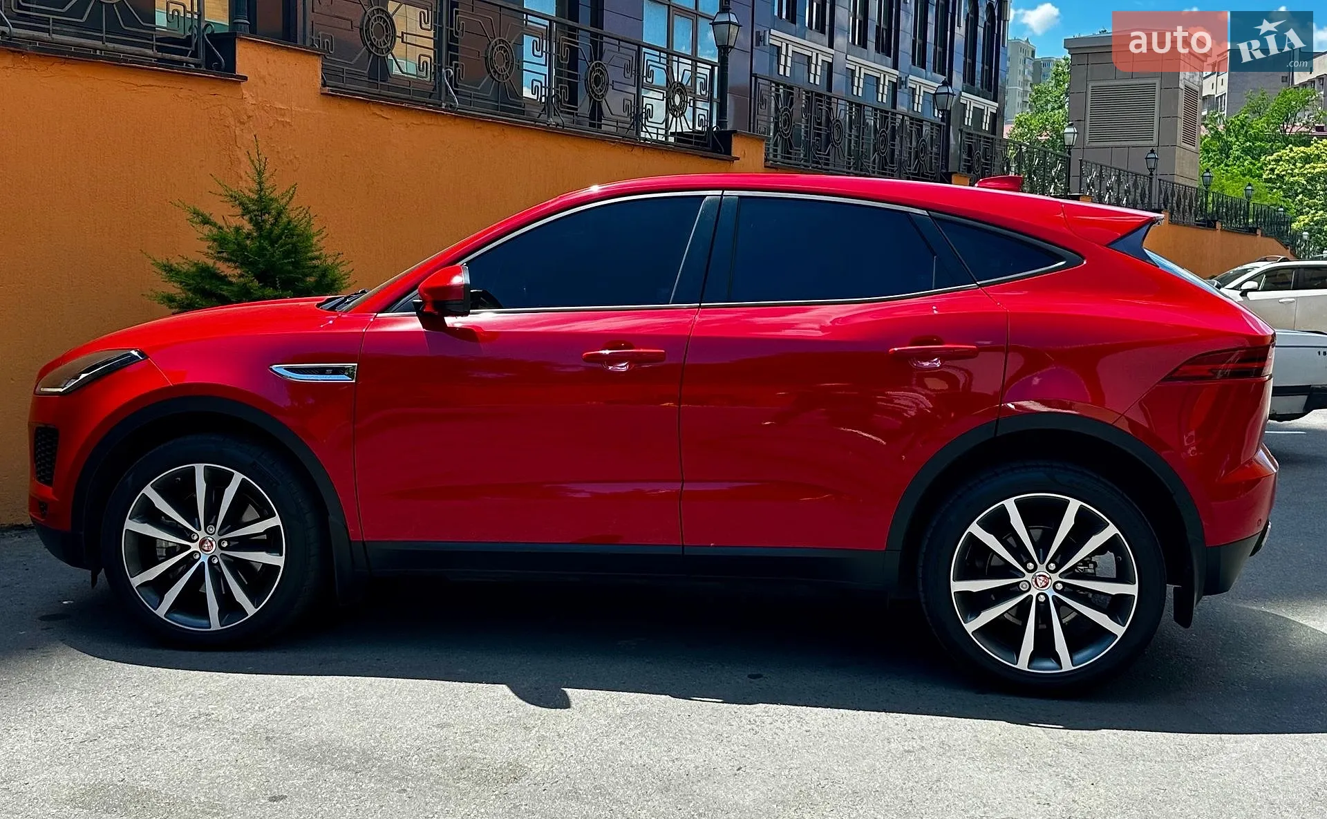 2018 Jaguar E-Pace - мініатюра 13