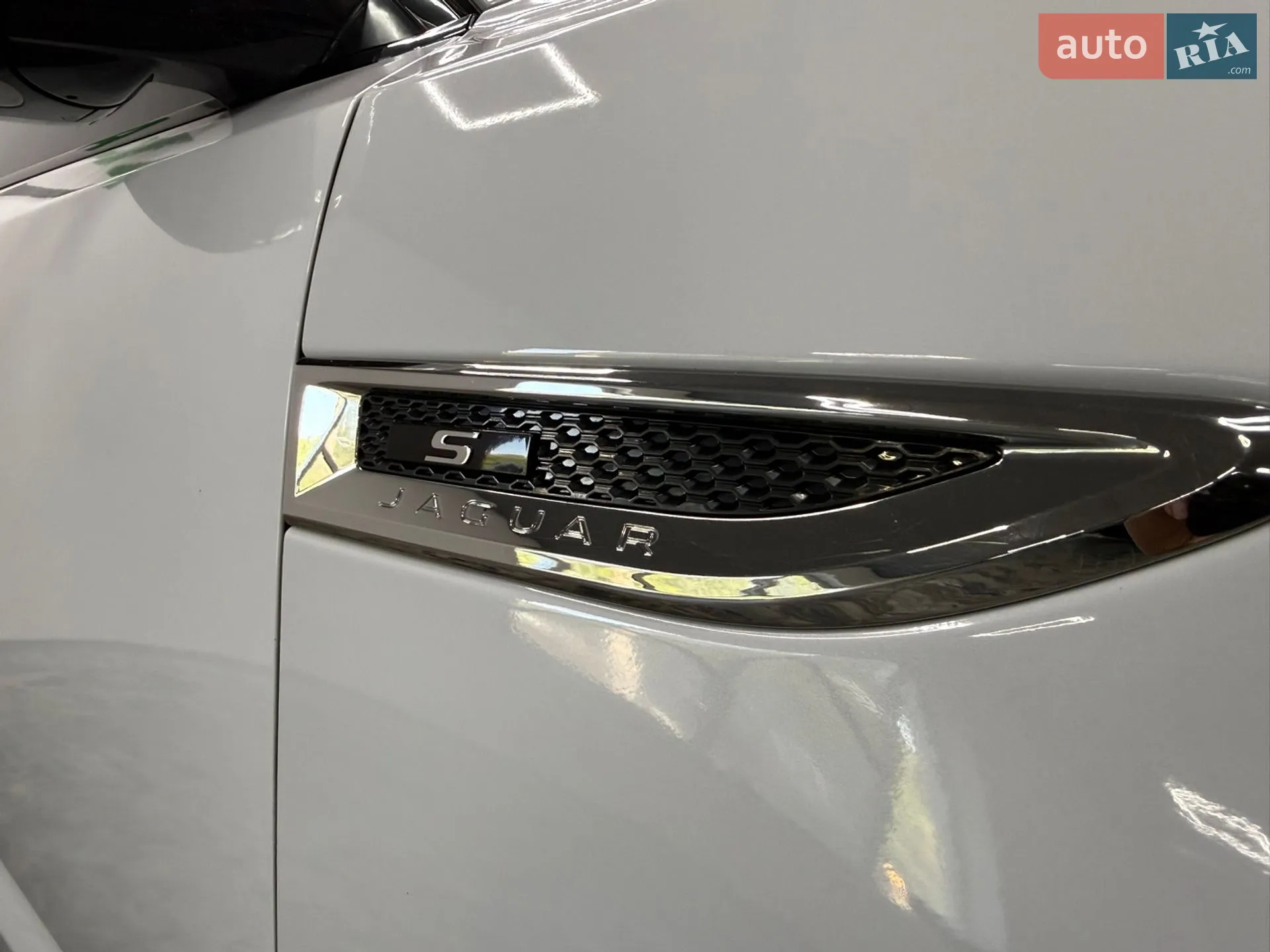 2017 Jaguar E-Pace - мініатюра 19