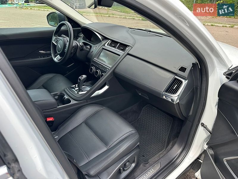 Позашляховик / Кросовер Jaguar E-Pace 2020 в Києві
