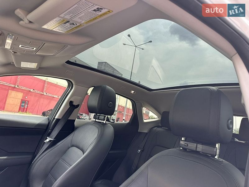 Позашляховик / Кросовер Jaguar E-Pace 2020 в Києві
