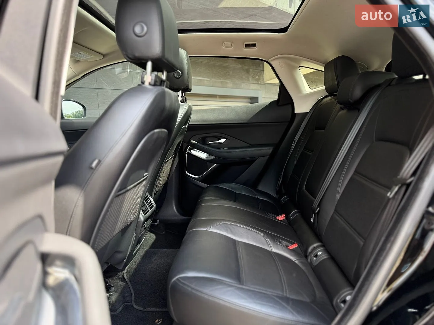 2018 Jaguar E-Pace - мініатюра 16