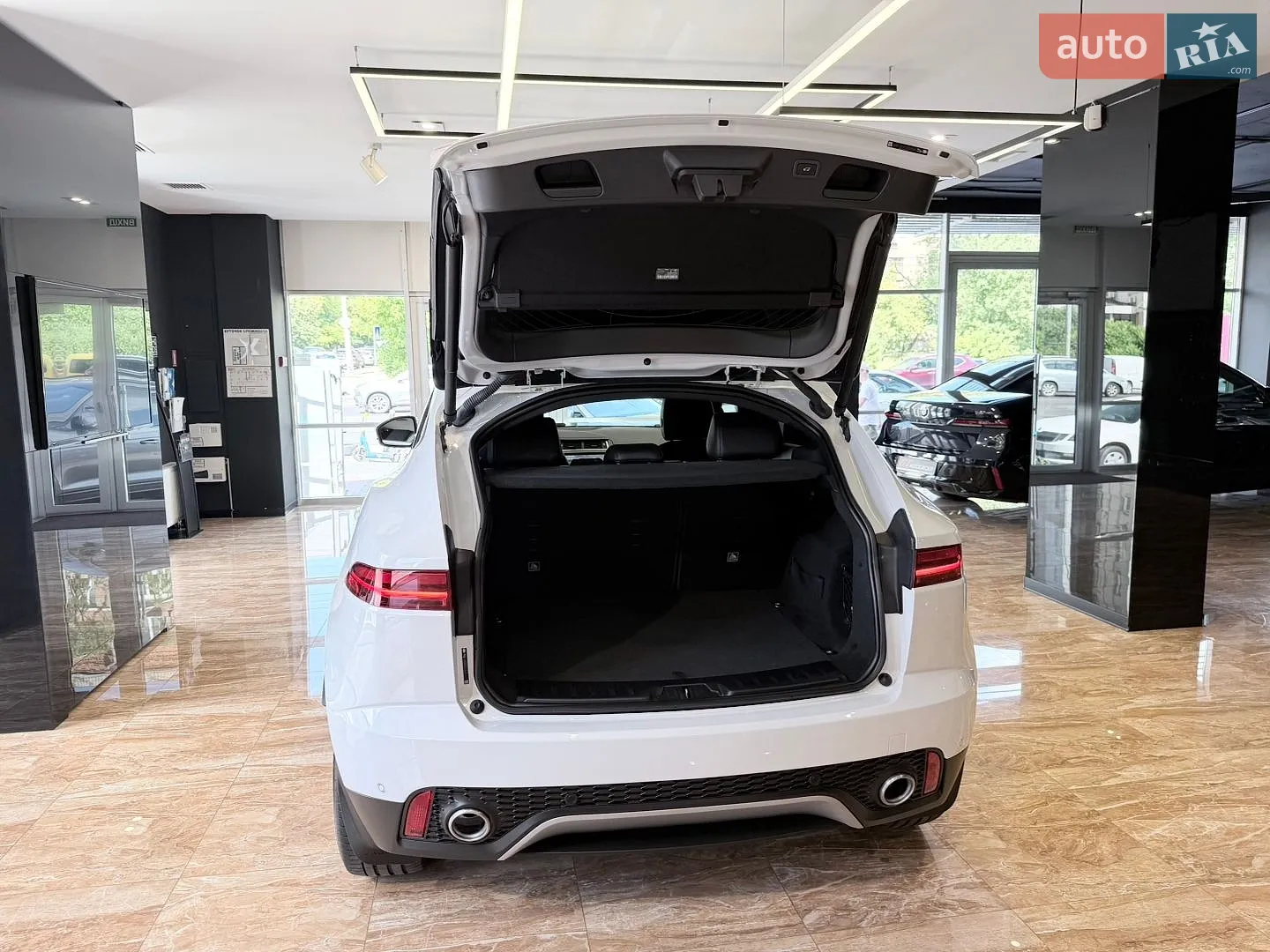 2017 Jaguar E-Pace - мініатюра 52