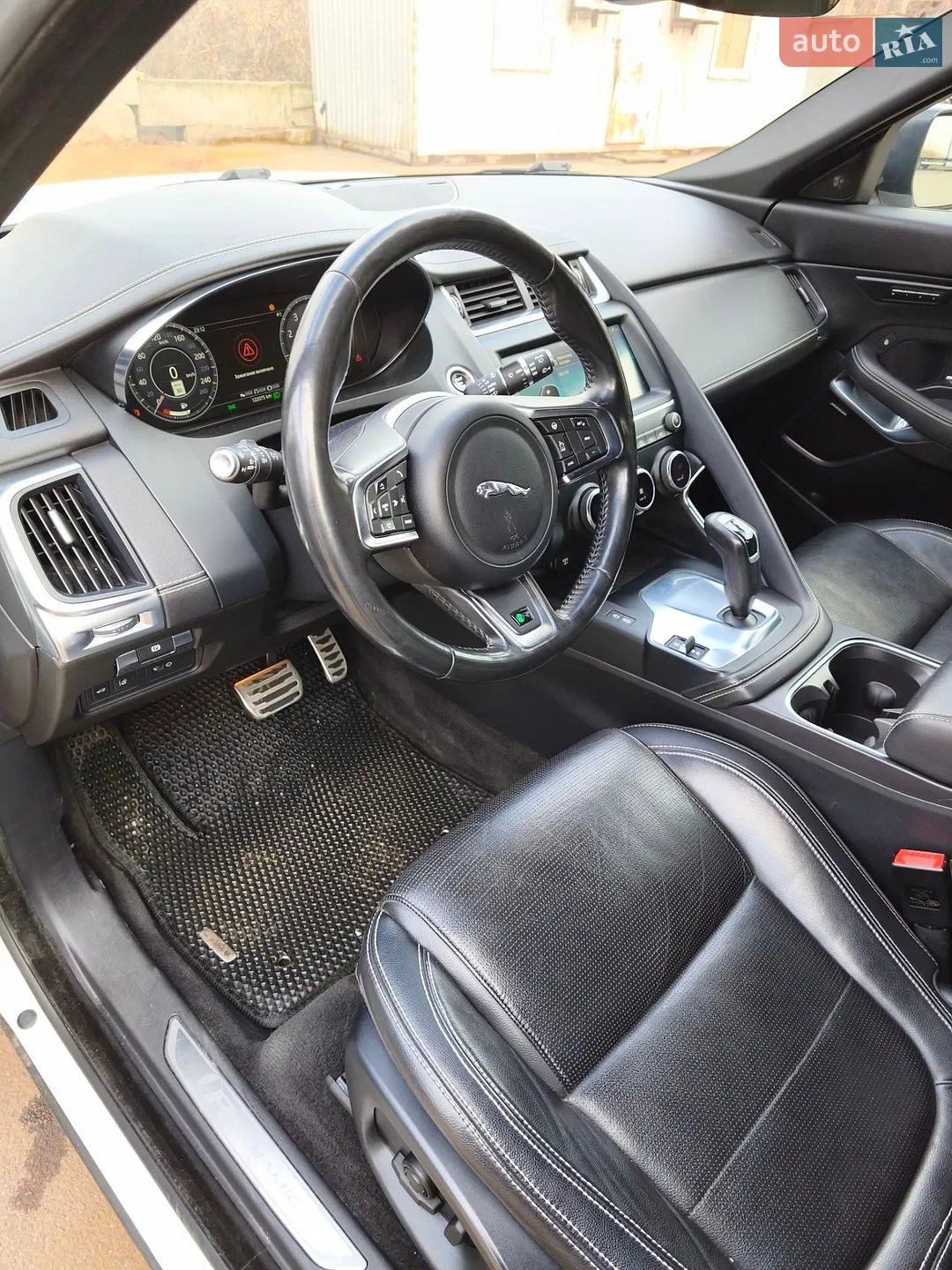 2018 Jaguar E-Pace - мініатюра 16