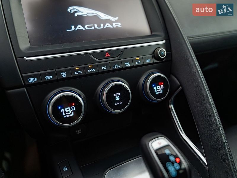 Внедорожник / Кроссовер Jaguar E-Pace 2019 в Киеве