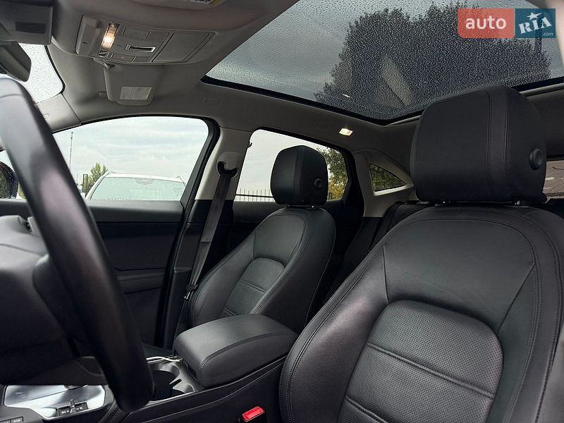 Внедорожник / Кроссовер Jaguar E-Pace 2019 в Киеве