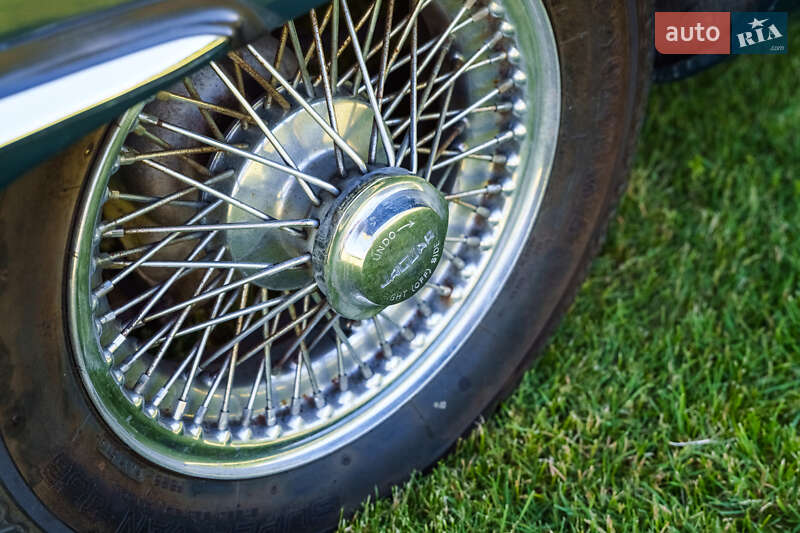 Купе Jaguar E-Type 1969 в Киеве фото 22 Купе Jaguar E-Type 1969 в Киеве
