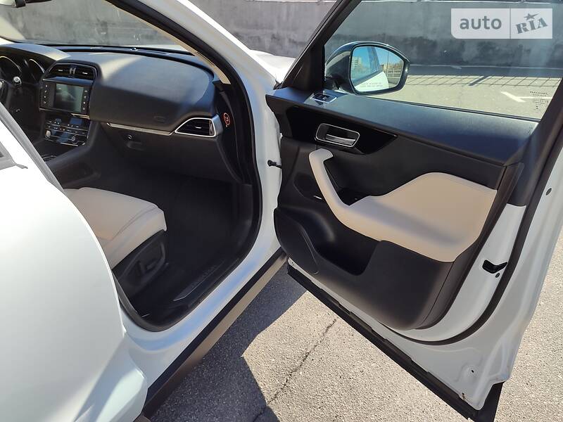 Позашляховик / Кросовер Jaguar F-Pace 2017 в Кропивницькому фото 40 Позашляховик / Кросовер Jaguar F-Pace 2017 в Кропивницькому