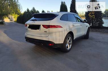 Позашляховик / Кросовер Jaguar F-Pace 2017 в 