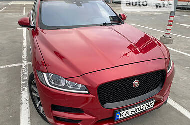 Позашляховик / Кросовер Jaguar F-Pace 2016 в 