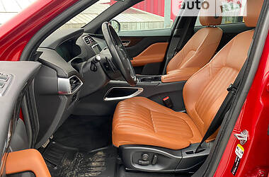 Позашляховик / Кросовер Jaguar F-Pace 2016 в 
