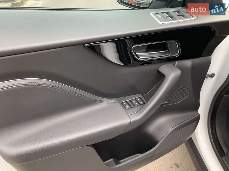 Внедорожник / Кроссовер Jaguar F-Pace 2016 в Львове фото 22 Внедорожник / Кроссовер Jaguar F-Pace 2016 в Львове