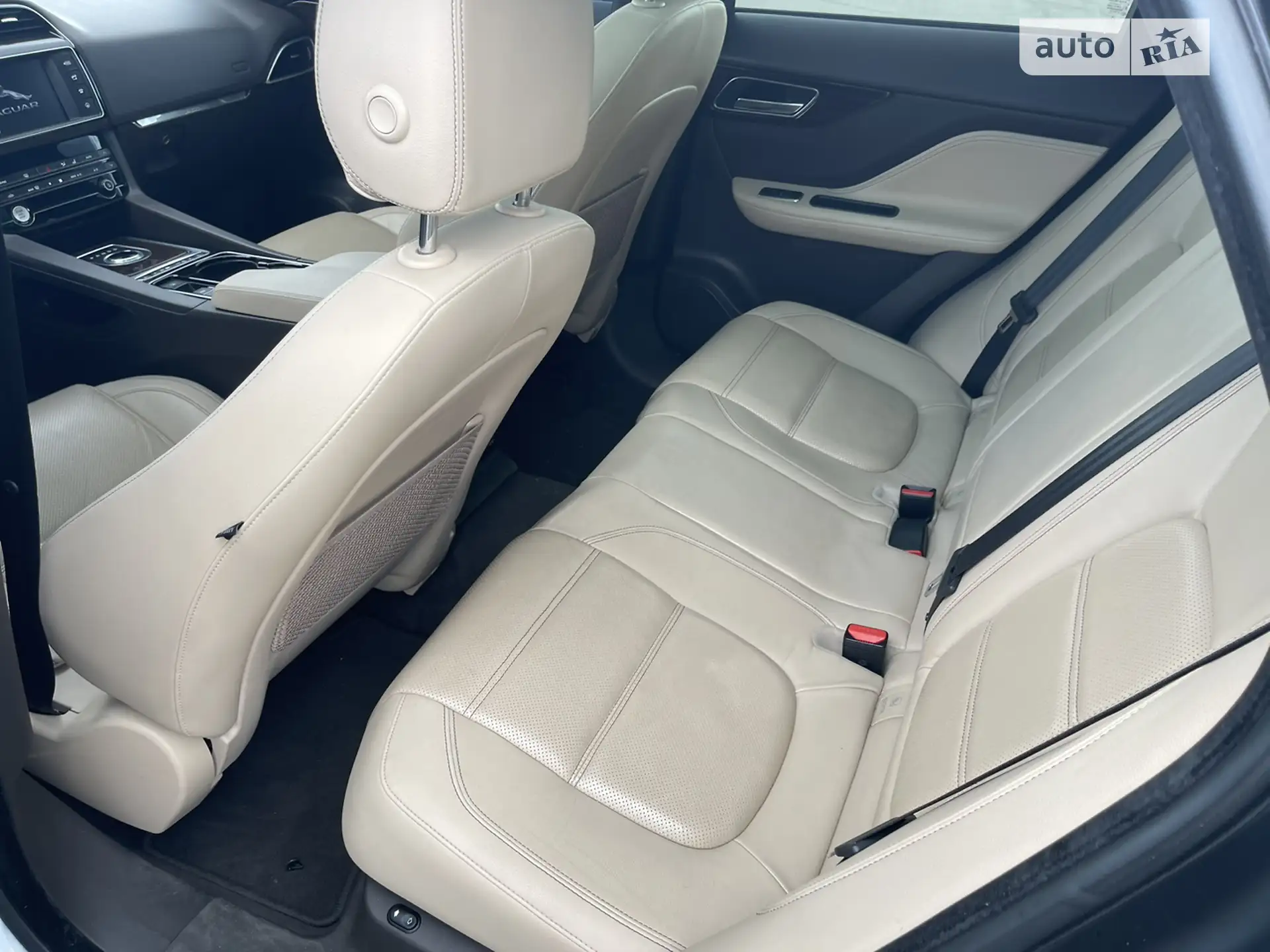 2016 Jaguar F-Pace - мініатюра 30