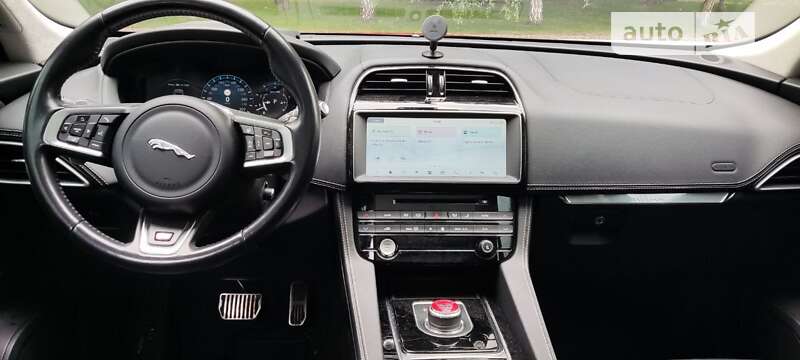 Внедорожник / Кроссовер Jaguar F-Pace 2016 в Киеве фото 7 Внедорожник / Кроссовер Jaguar F-Pace 2016 в Киеве