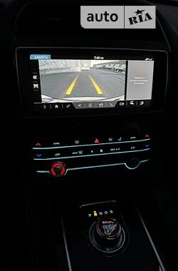 Внедорожник / Кроссовер Jaguar F-Pace 2019 в 