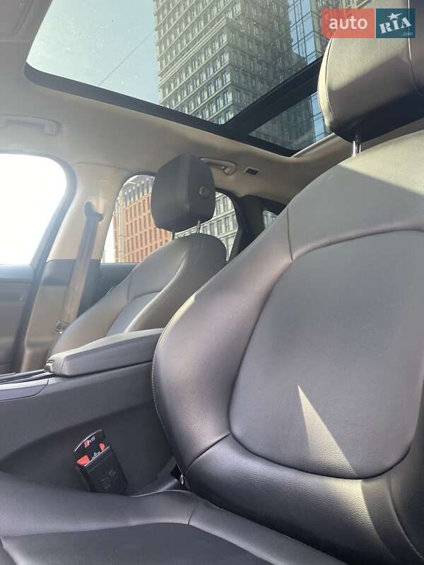 Внедорожник / Кроссовер Jaguar F-Pace 2019 в Киеве