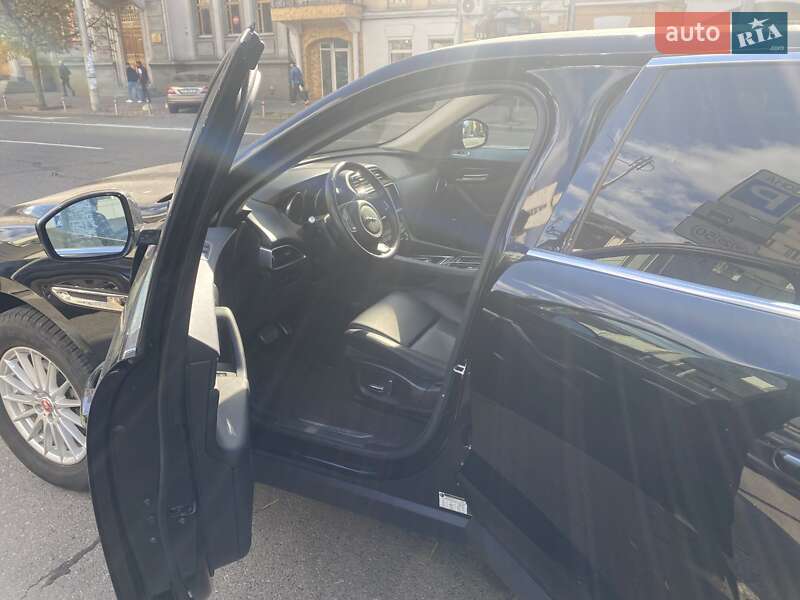 Внедорожник / Кроссовер Jaguar F-Pace 2019 в Киеве