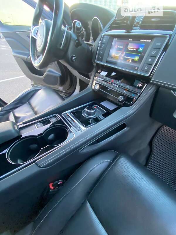 Внедорожник / Кроссовер Jaguar F-Pace 2016 в Харькове