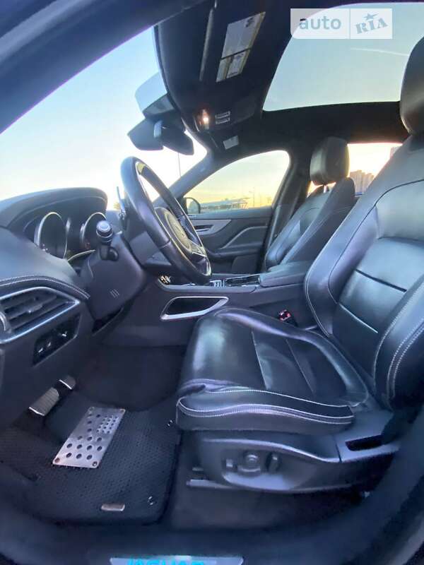 Внедорожник / Кроссовер Jaguar F-Pace 2016 в Харькове