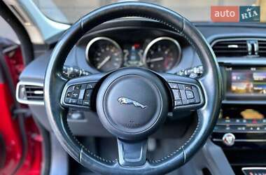 Внедорожник / Кроссовер Jaguar F-Pace 2016 в 