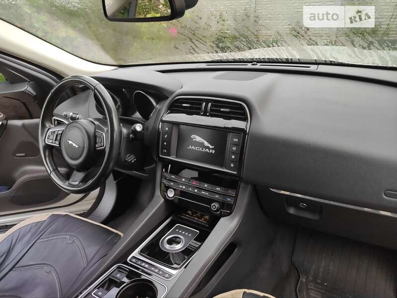 Внедорожник / Кроссовер Jaguar F-Pace 2016 в Николаеве фото 14 Внедорожник / Кроссовер Jaguar F-Pace 2016 в Николаеве