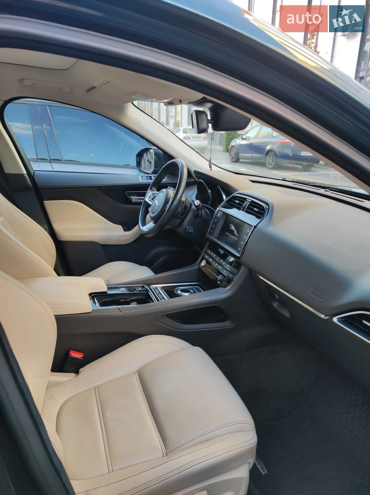 2017 Jaguar F-Pace - мініатюра 3