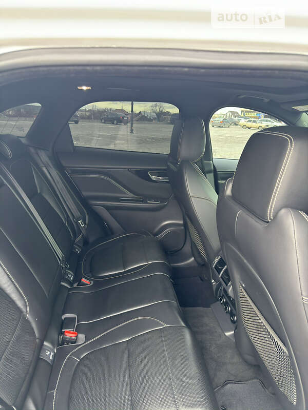 Позашляховик / Кросовер Jaguar F-Pace 2016 в Харкові