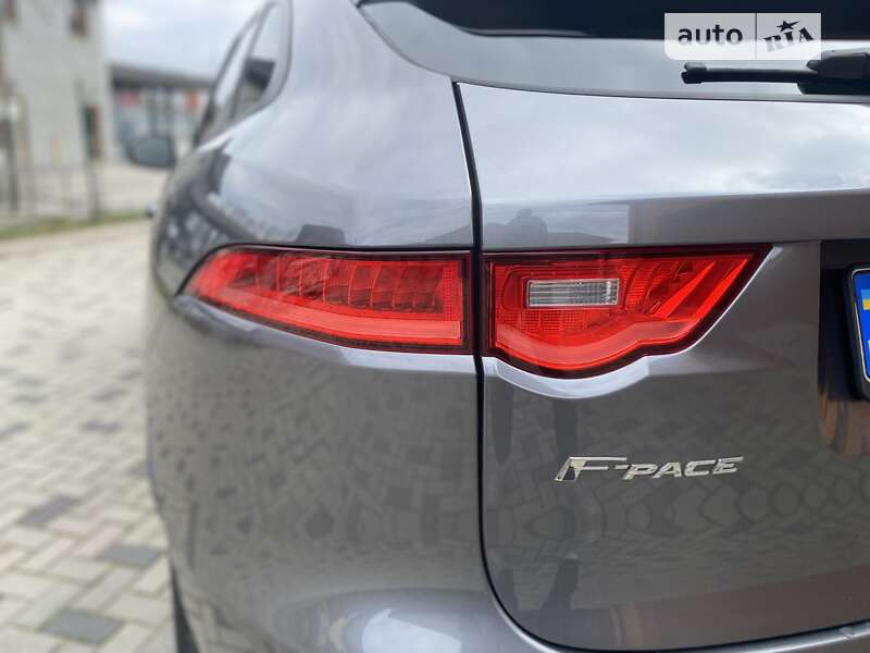 Внедорожник / Кроссовер Jaguar F-Pace 2016 в Ровно
