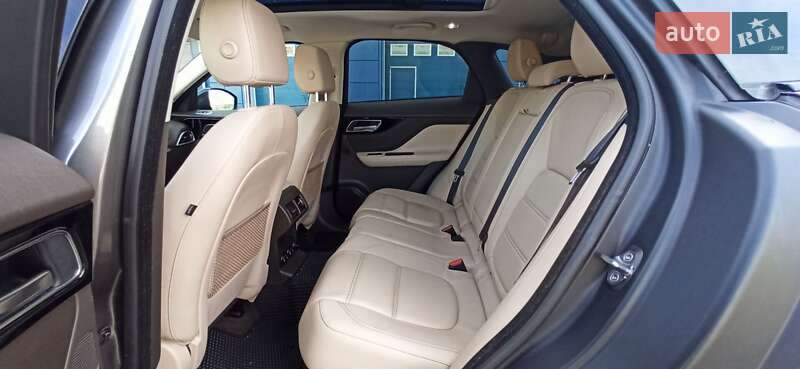 Внедорожник / Кроссовер Jaguar F-Pace 2016 в Ивано-Франковске