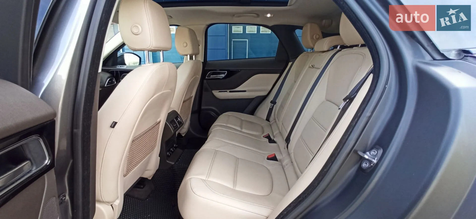 2016 Jaguar F-Pace - мініатюра 14