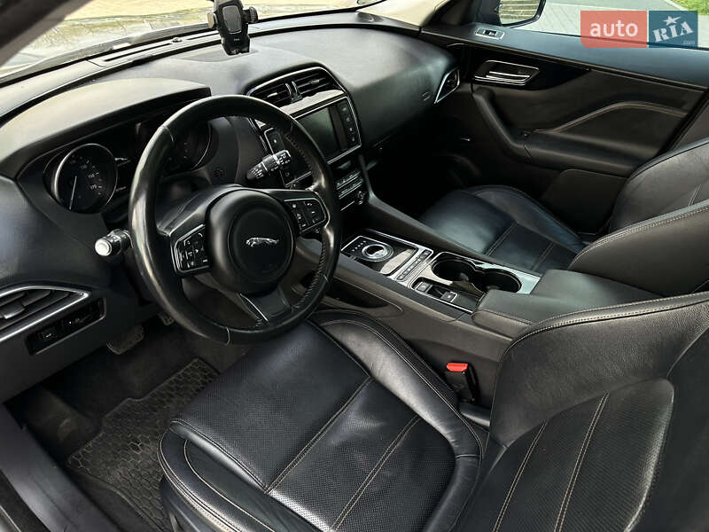 Внедорожник / Кроссовер Jaguar F-Pace 2017 в Киеве