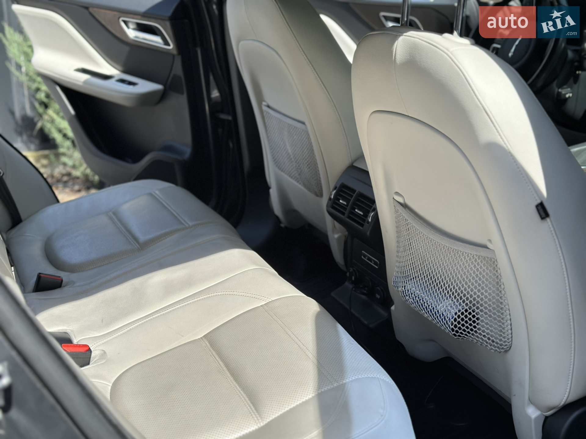 2016 Jaguar F-Pace - мініатюра 13