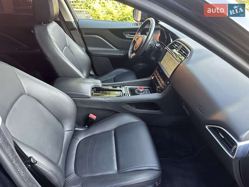 Внедорожник / Кроссовер Jaguar F-Pace 2018 в Киеве