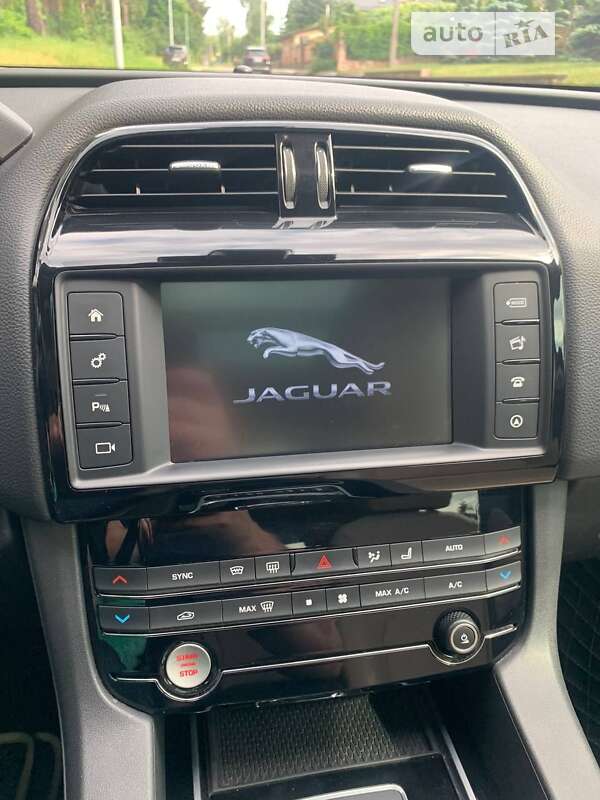 Позашляховик / Кросовер Jaguar F-Pace 2017 в Києві