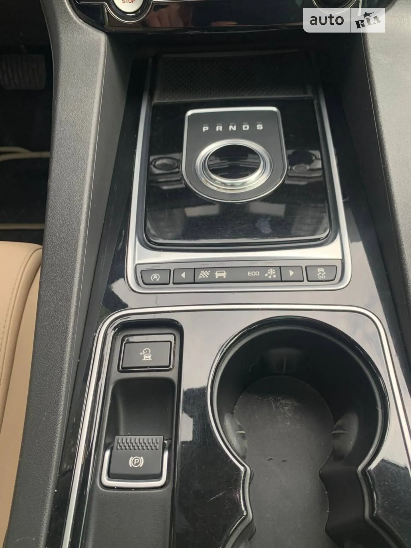 2017 Jaguar F-Pace - мініатюра 12