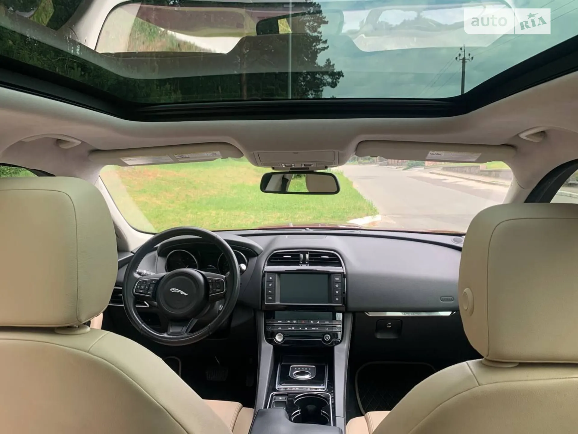 2017 Jaguar F-Pace - мініатюра 29