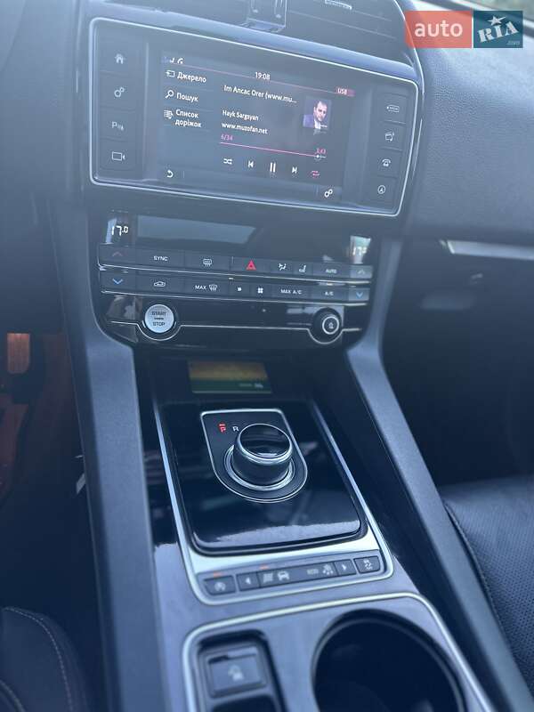 Внедорожник / Кроссовер Jaguar F-Pace 2017 в Александровке