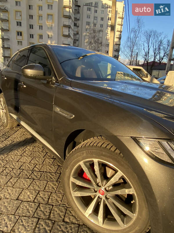 Внедорожник / Кроссовер Jaguar F-Pace 2017 в Ивано-Франковске